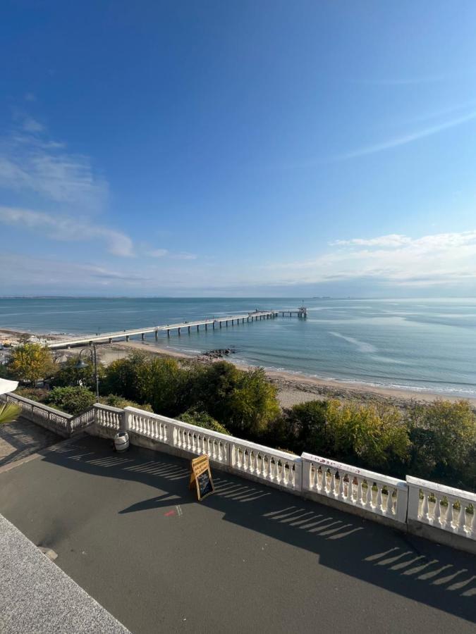 Azzurro Premium Apartment On Bulevard Bogoridi Burgas Exteriör bild